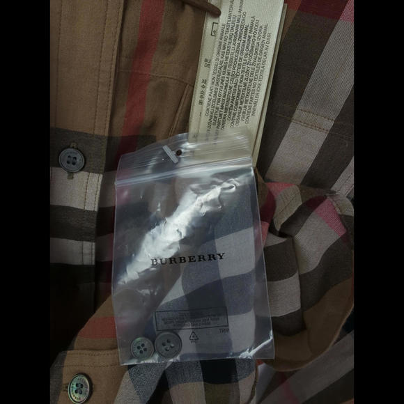 [SOLD] NEW BURBERRY Women's Sz US 6 Nova Check Ruffle Frill Shoulder Shirt - Picture 10 of 12